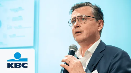 Johan Thiers speaking at a KBC event